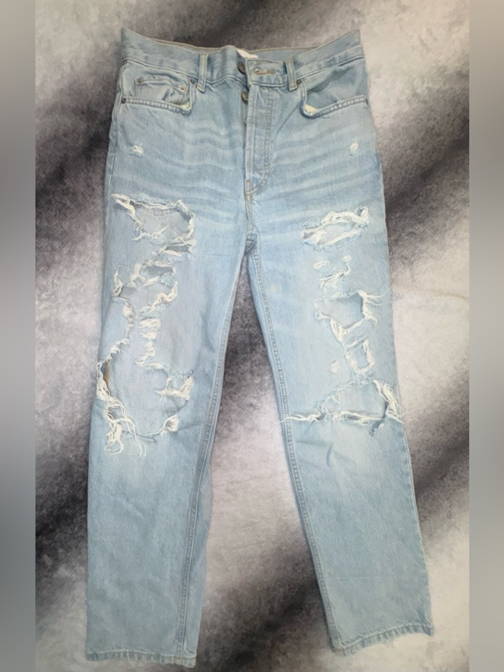(A6) Zara High-Rise Distressed Mom Jeans | Light‎ Wash Ripped Straight Leg | 4